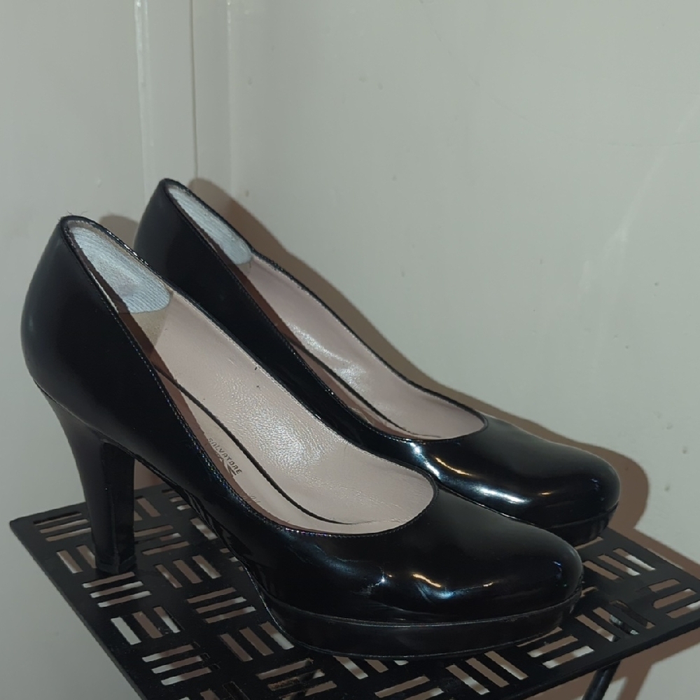 Salvatore Ferragamo Classic Black Heels